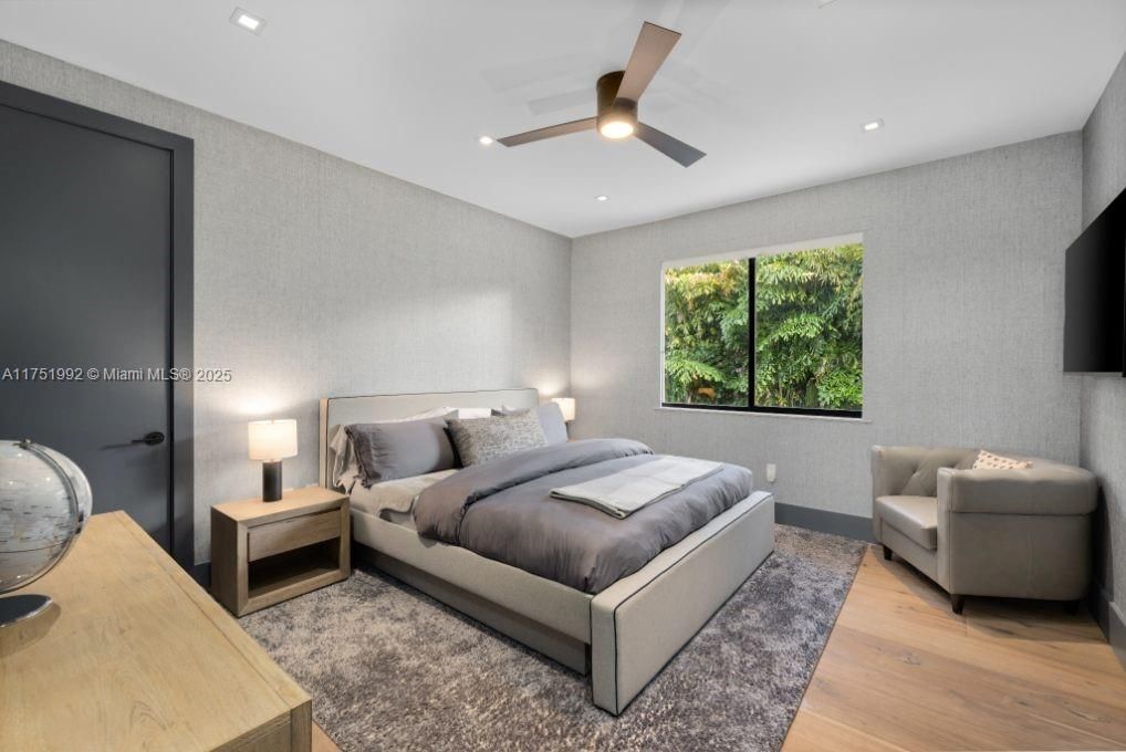 Vendido Recientemente: $13,900,000 (7 camas, 6 baños, 5962 Pies cuadrados)