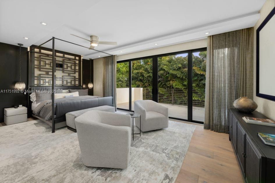 Vendido Recientemente: $13,900,000 (7 camas, 6 baños, 5962 Pies cuadrados)