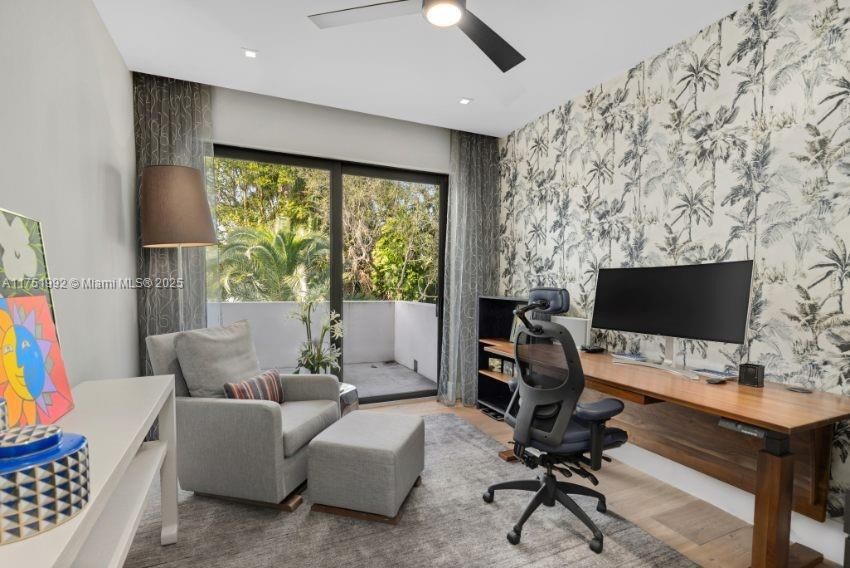 Vendido Recientemente: $13,900,000 (7 camas, 6 baños, 5962 Pies cuadrados)