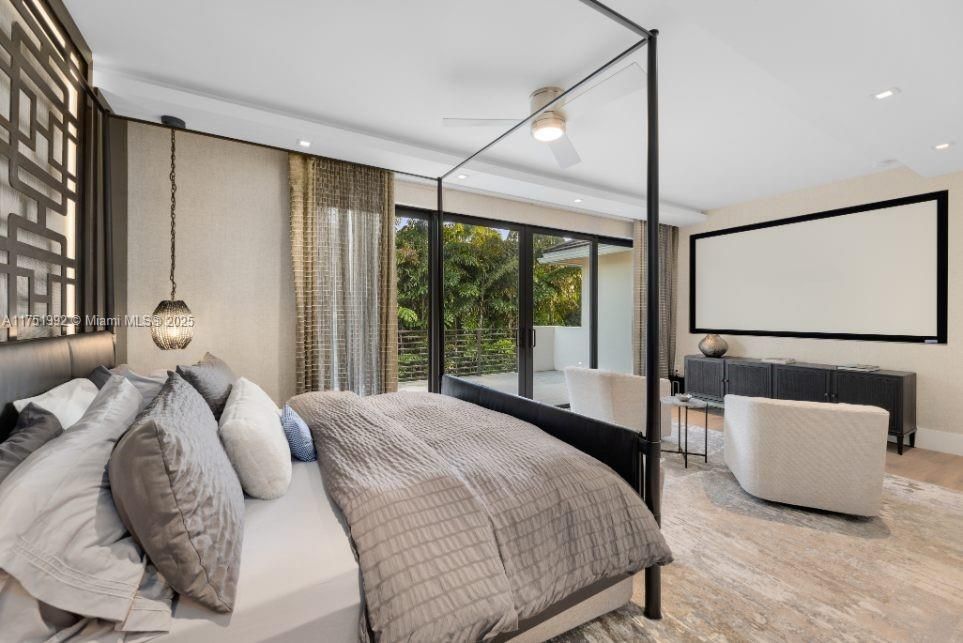 Vendido Recientemente: $13,900,000 (7 camas, 6 baños, 5962 Pies cuadrados)