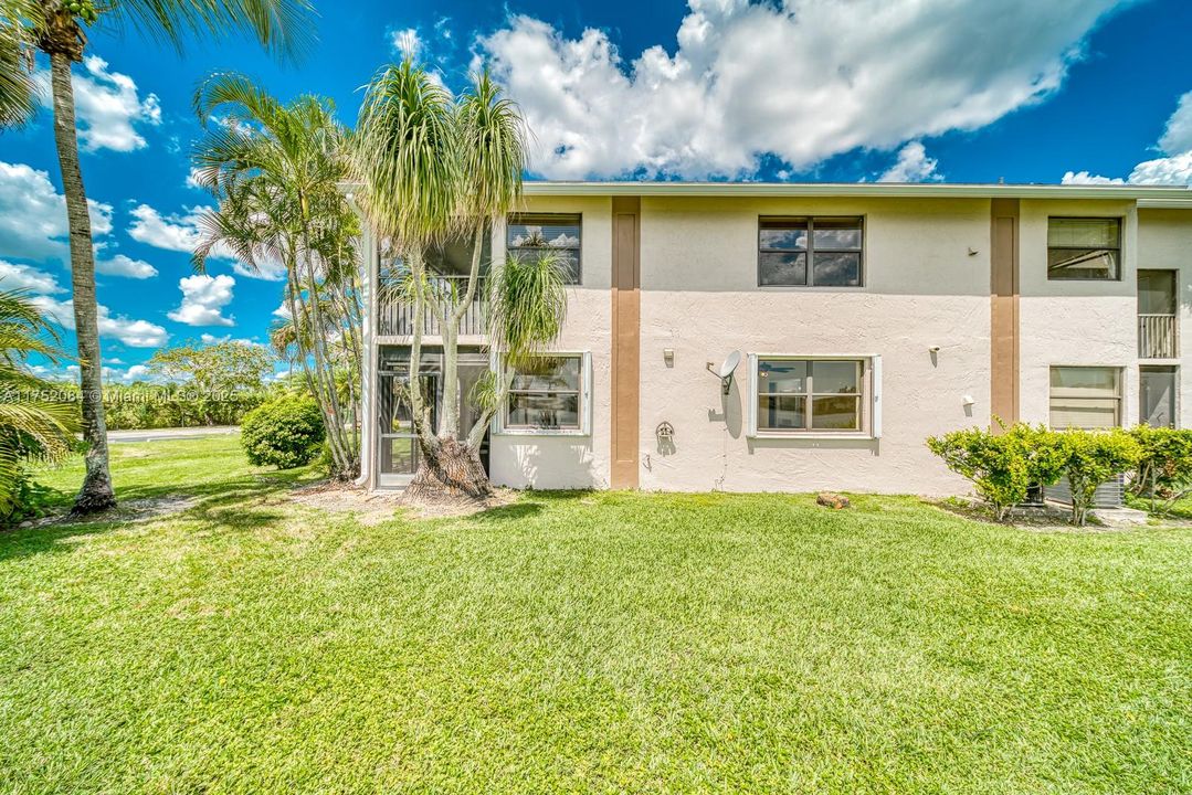 Recently Rented: $2,100 (3 beds, 2 baths, 1195 Square Feet)