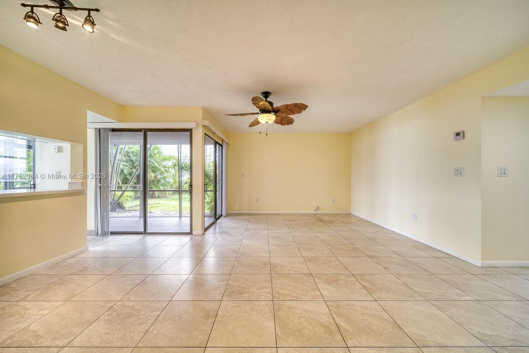 Recently Rented: $2,100 (3 beds, 2 baths, 1195 Square Feet)