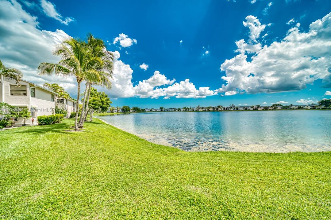 Recently Rented: $2,100 (3 beds, 2 baths, 1195 Square Feet)