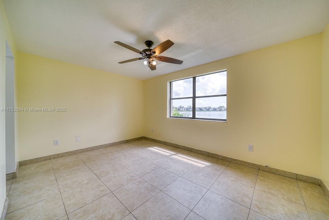 Recently Rented: $2,100 (3 beds, 2 baths, 1195 Square Feet)