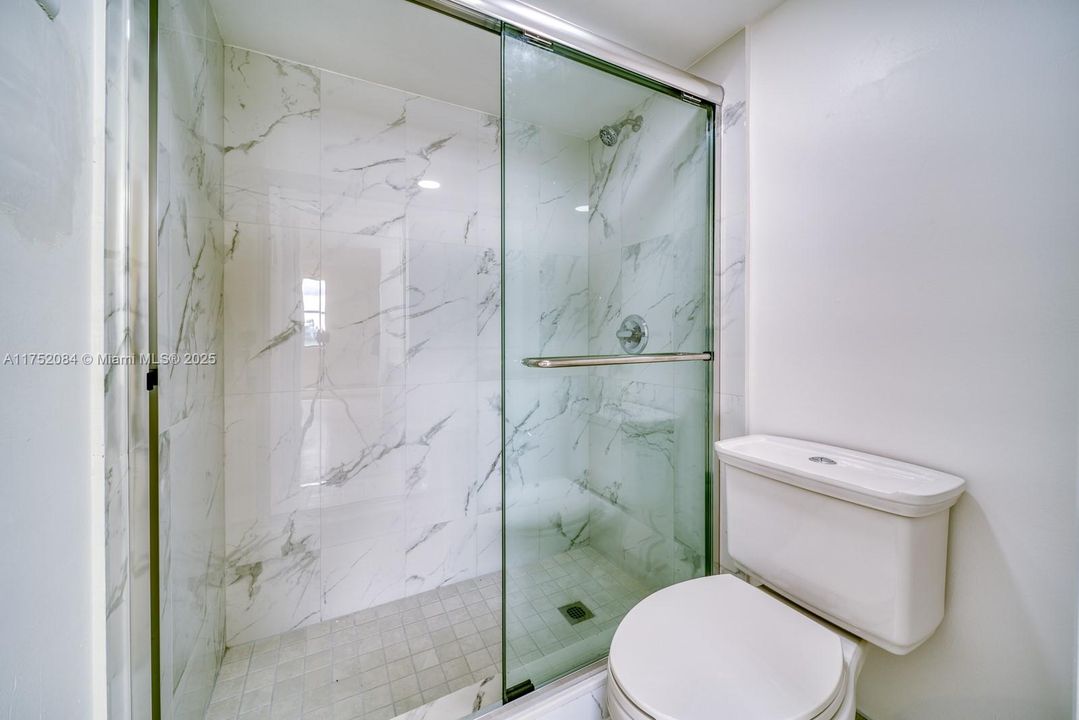 Recently Rented: $2,100 (3 beds, 2 baths, 1195 Square Feet)