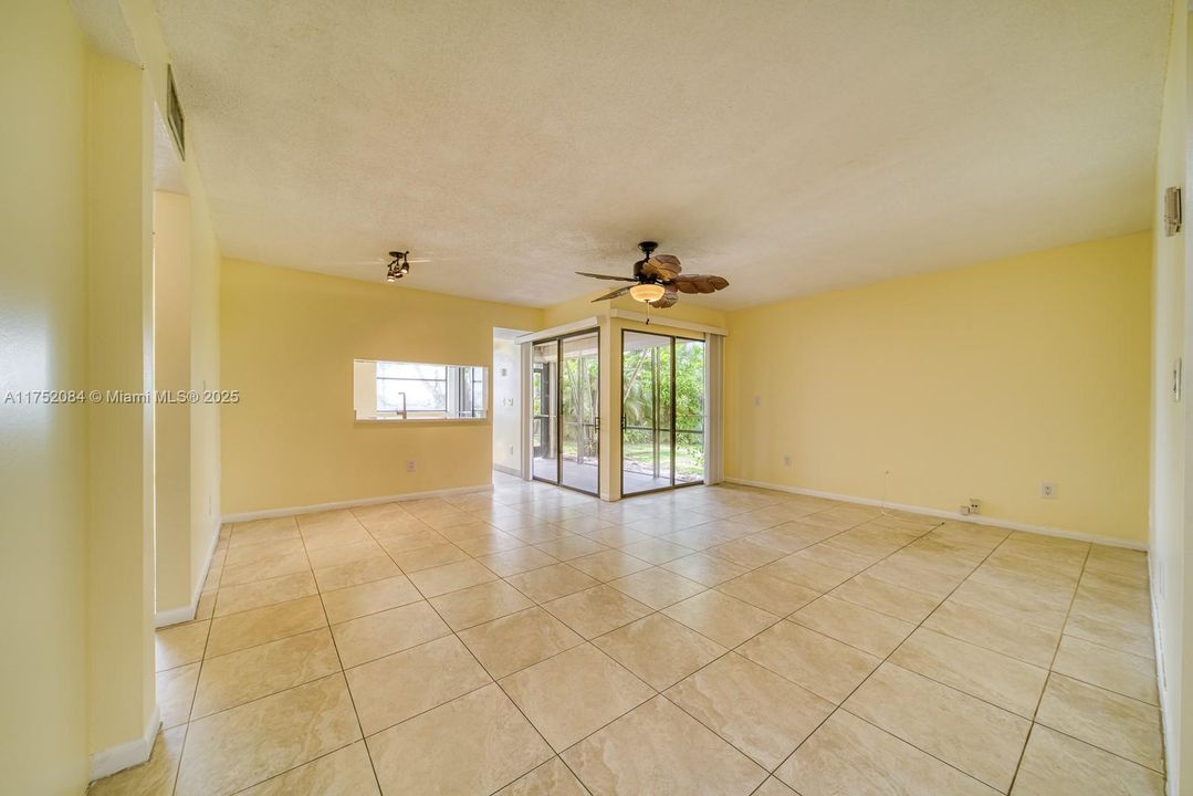 Recently Rented: $2,100 (3 beds, 2 baths, 1195 Square Feet)