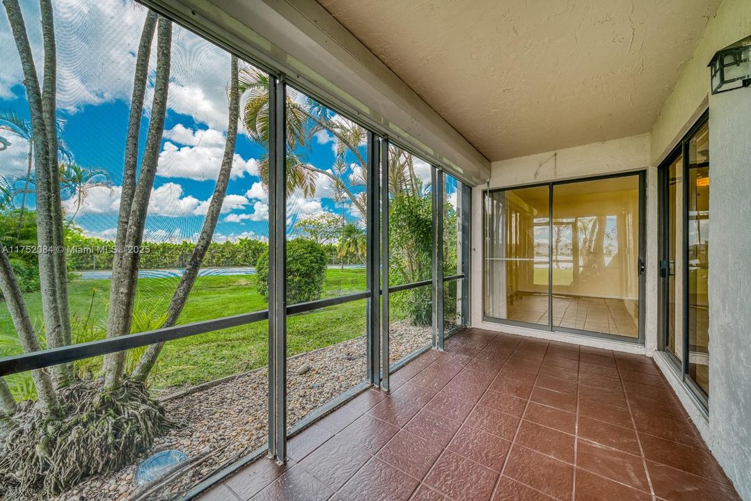 Recently Rented: $2,100 (3 beds, 2 baths, 1195 Square Feet)