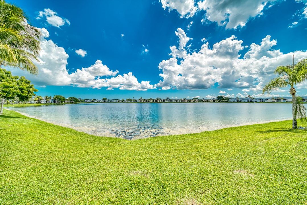 Recently Rented: $2,100 (3 beds, 2 baths, 1195 Square Feet)