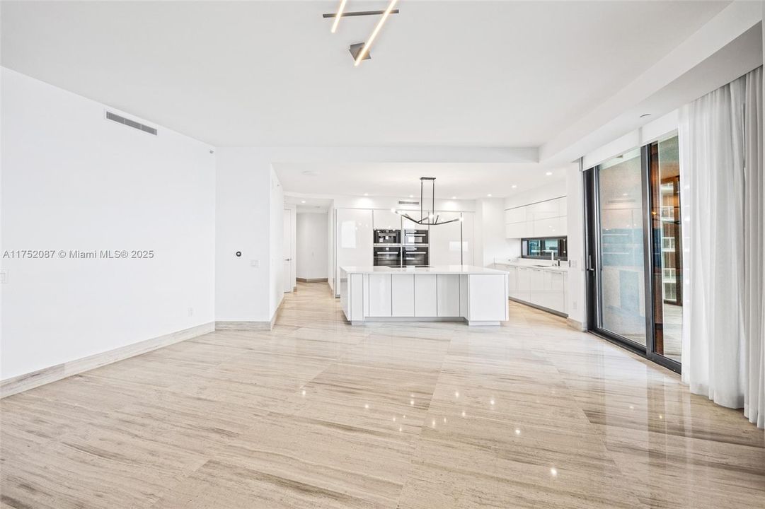 Recently Sold: $4,220,000 (3 beds, 4 baths, 3555 Square Feet)