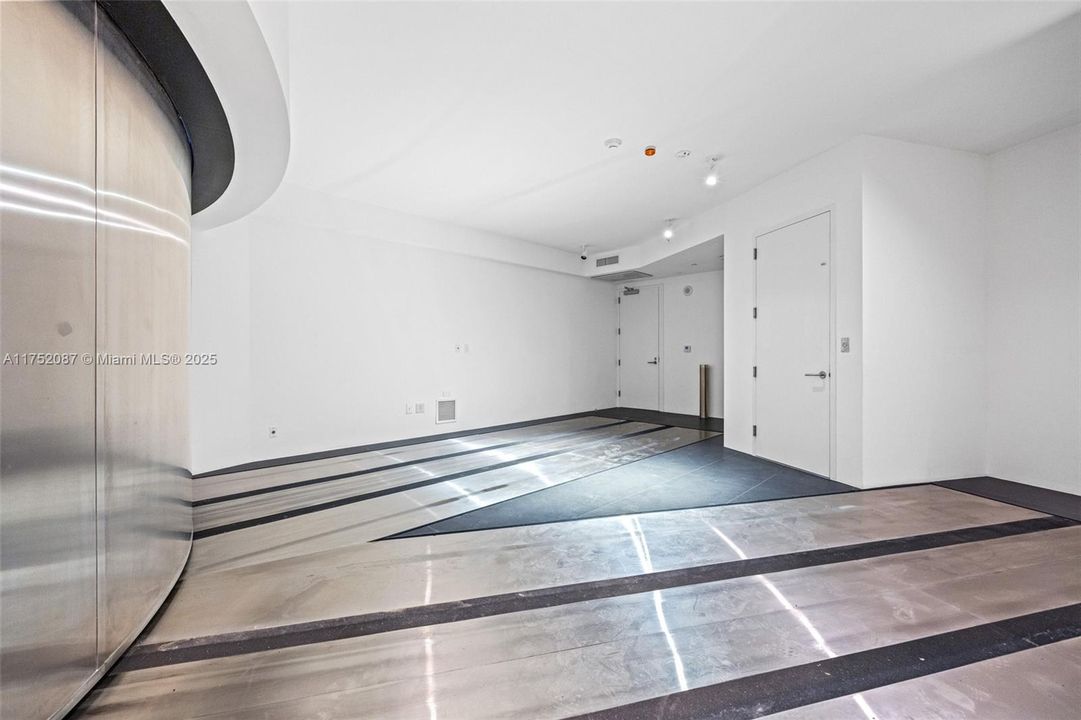 Recently Sold: $4,220,000 (3 beds, 4 baths, 3555 Square Feet)