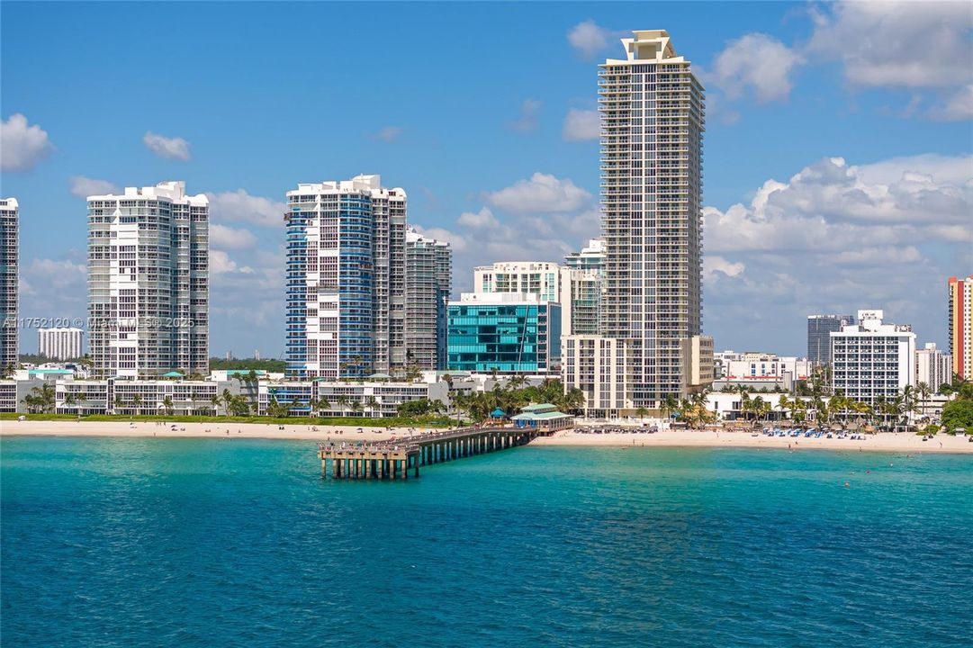 For Sale: $775,000 (1 beds, 1 baths, 1000 Square Feet)