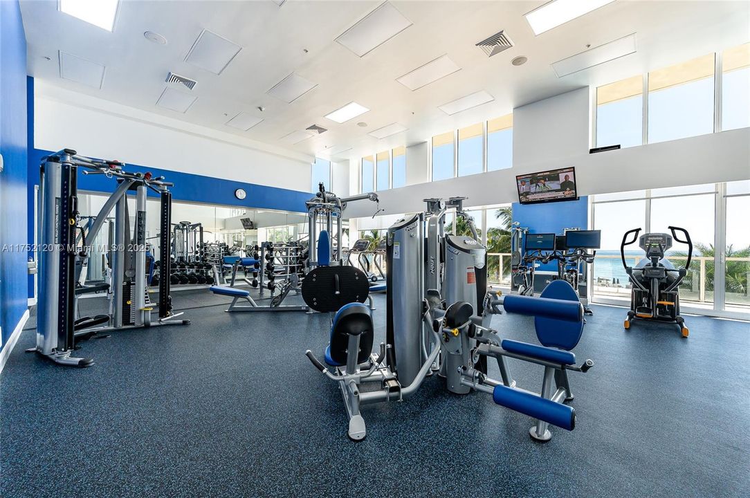 For Sale: $775,000 (1 beds, 1 baths, 1000 Square Feet)