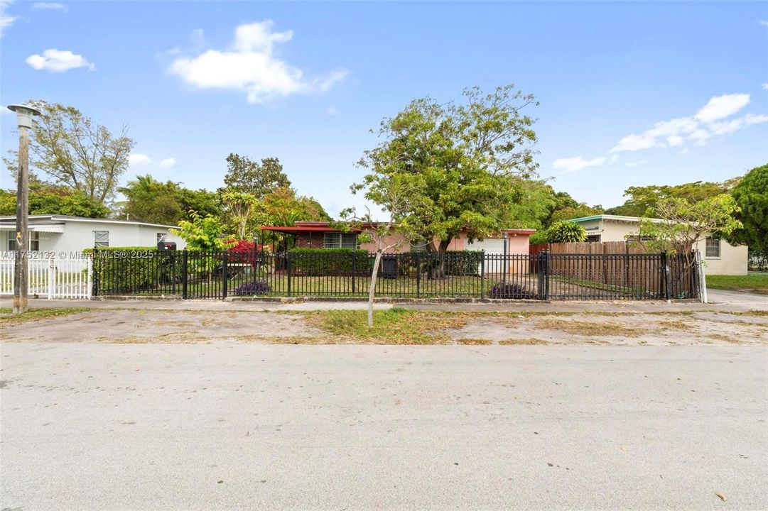 Recently Sold: $540,000 (3 beds, 2 baths, 1625 Square Feet)
