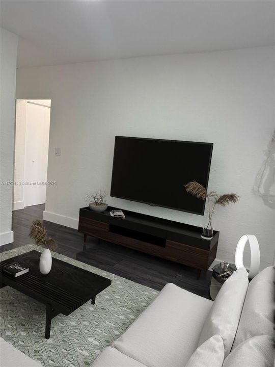 Recently Rented: $1,700 (1 beds, 1 baths, 500 Square Feet)