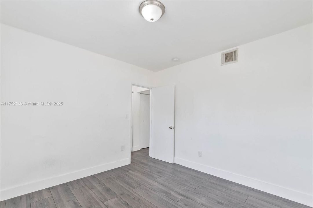 Recently Rented: $1,700 (1 beds, 1 baths, 500 Square Feet)