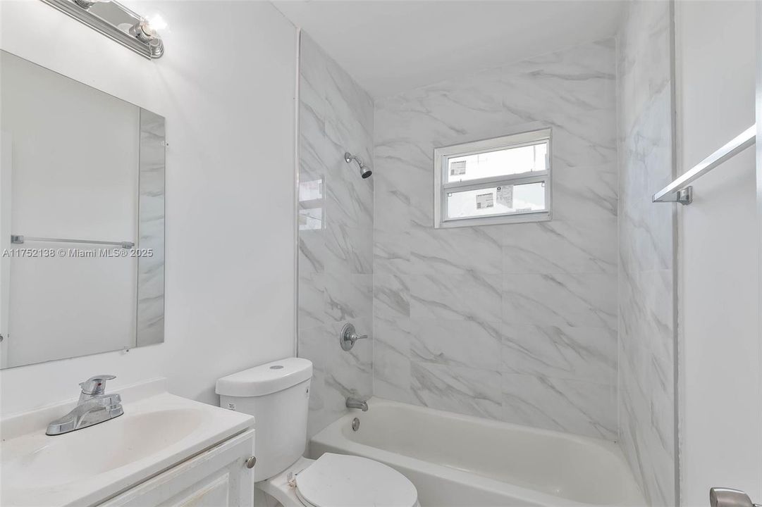 Recently Rented: $1,700 (1 beds, 1 baths, 500 Square Feet)