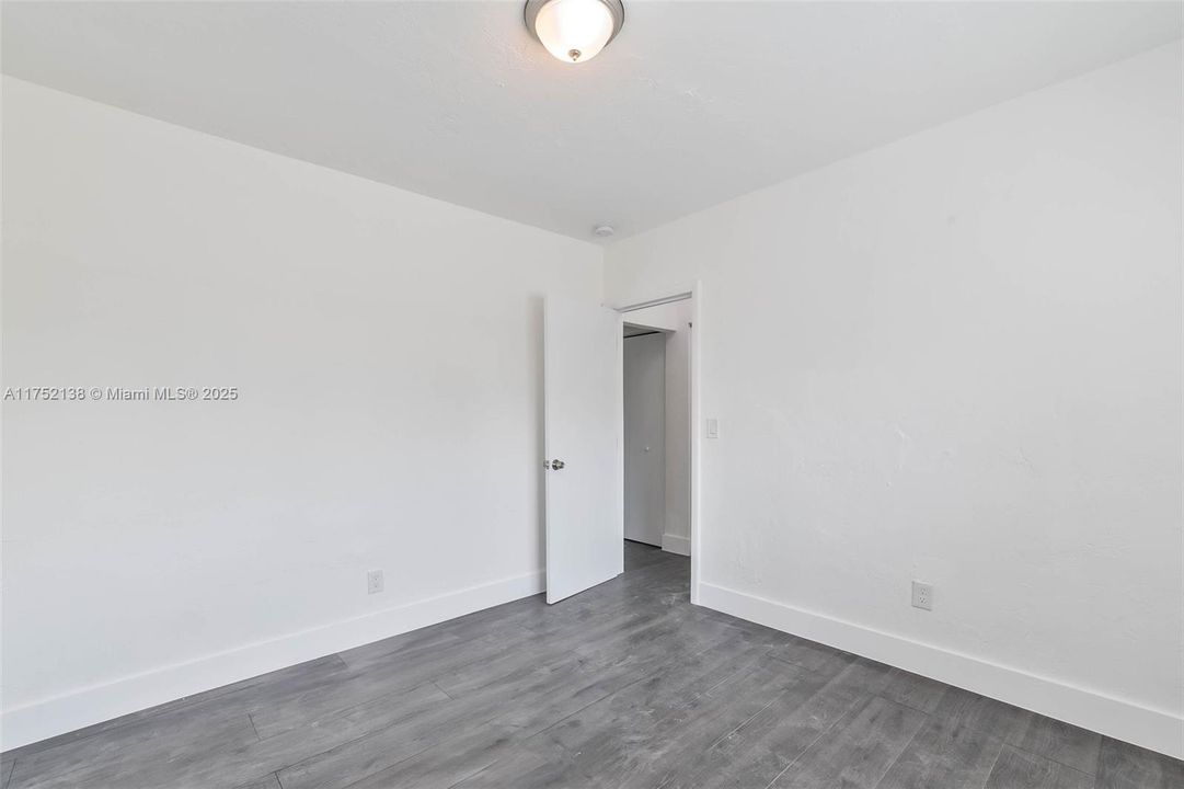 Recently Rented: $1,700 (1 beds, 1 baths, 500 Square Feet)