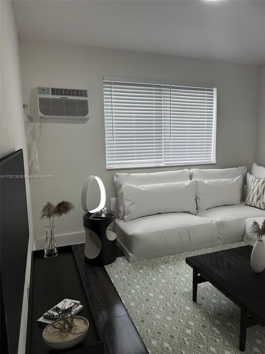 Recently Rented: $1,700 (1 beds, 1 baths, 500 Square Feet)