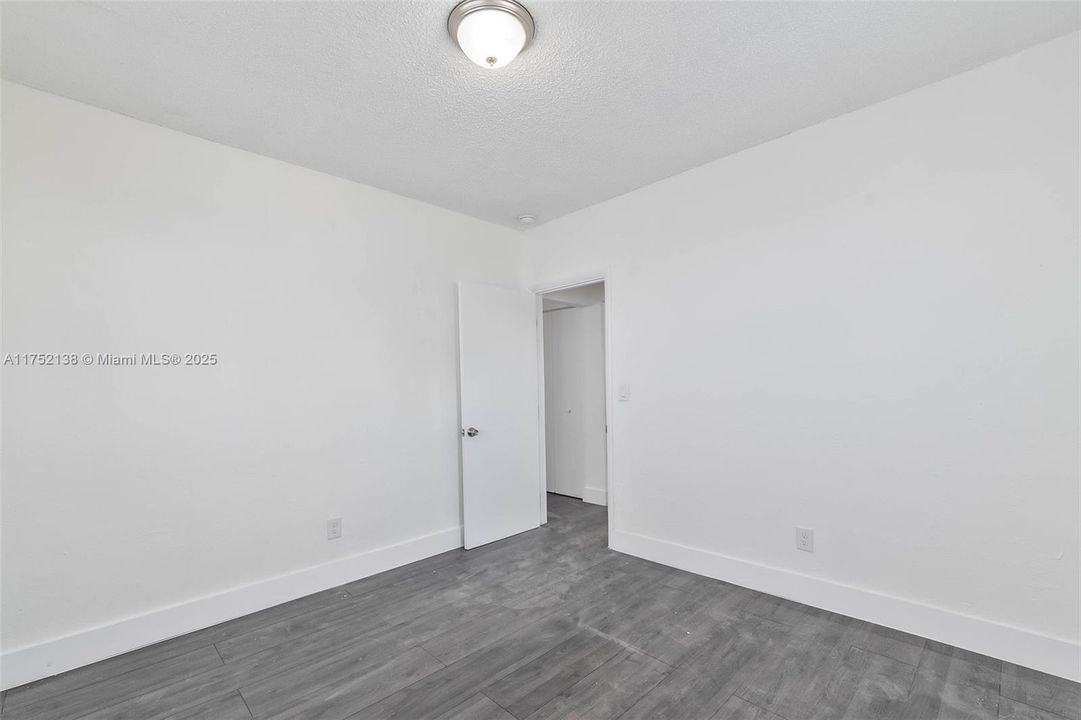 Recently Rented: $1,700 (1 beds, 1 baths, 500 Square Feet)