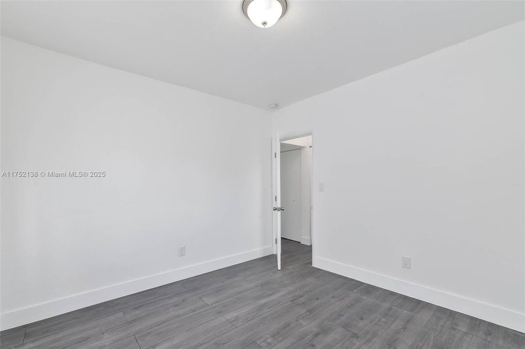 Recently Rented: $1,700 (1 beds, 1 baths, 500 Square Feet)