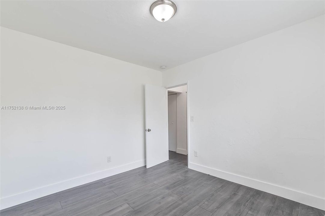 Recently Rented: $1,700 (1 beds, 1 baths, 500 Square Feet)