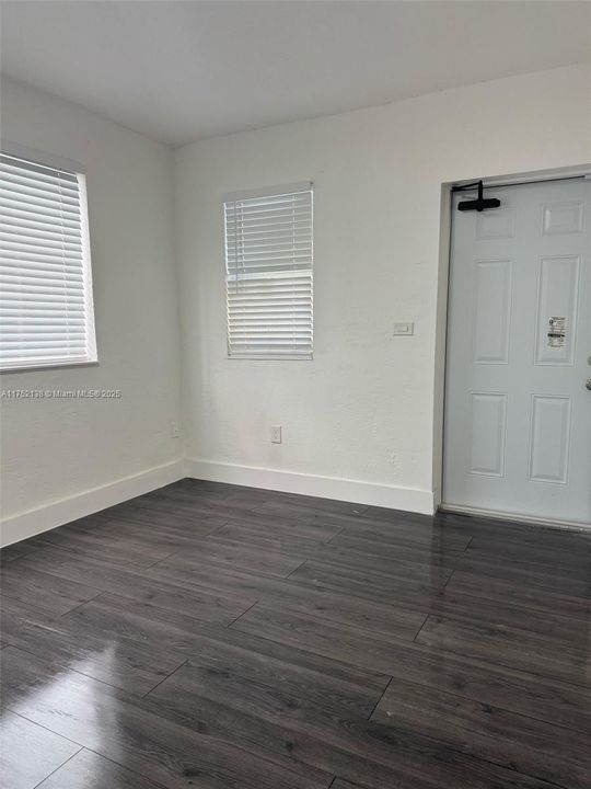 Recently Rented: $1,700 (1 beds, 1 baths, 500 Square Feet)