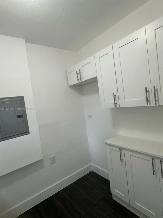 Recently Rented: $1,700 (1 beds, 1 baths, 500 Square Feet)