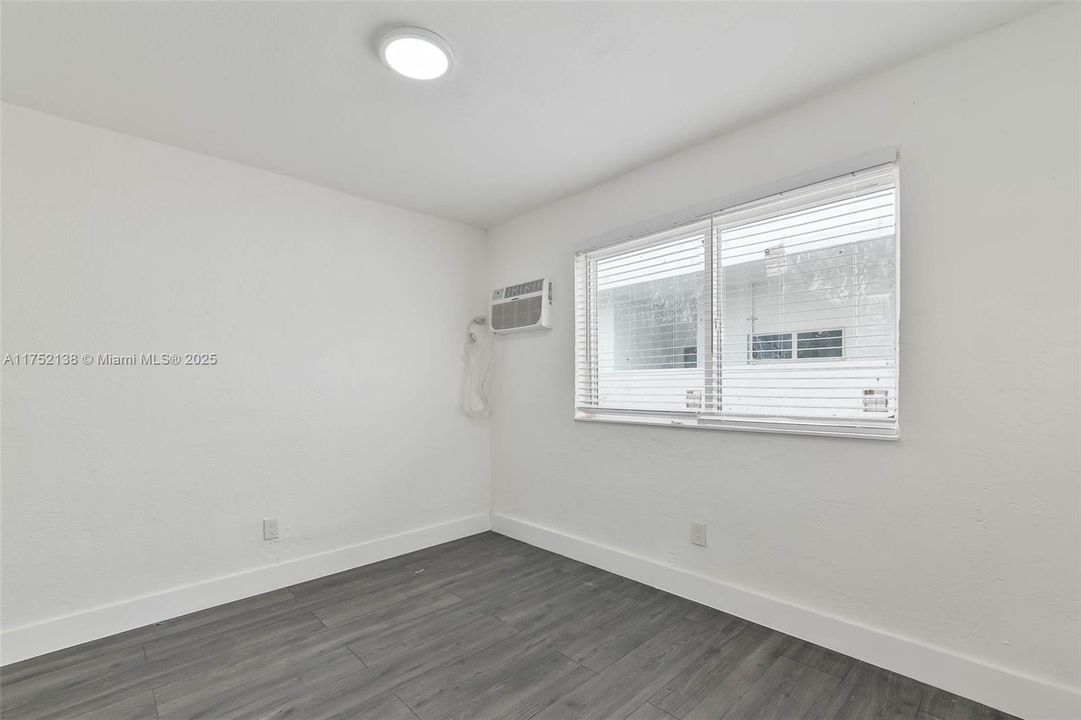 Recently Rented: $1,700 (1 beds, 1 baths, 500 Square Feet)