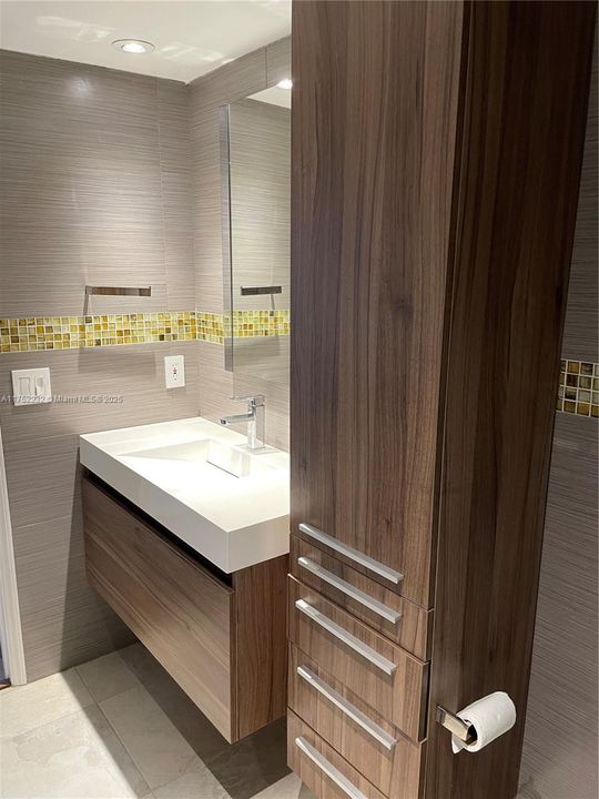 最近租的: $5,200 (2 贝兹, 2 浴室, 1130 平方英尺)