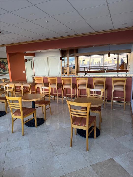 最近租的: $5,200 (2 贝兹, 2 浴室, 1130 平方英尺)