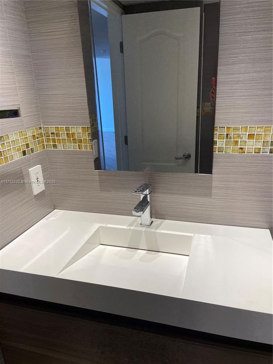 最近租的: $5,200 (2 贝兹, 2 浴室, 1130 平方英尺)