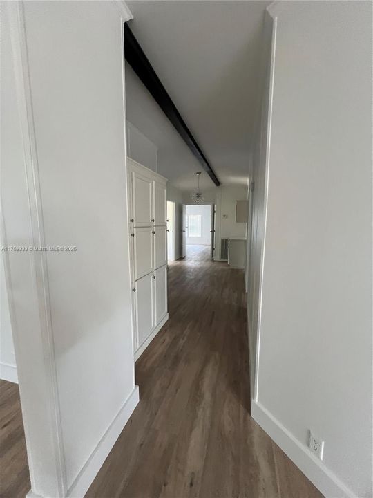 Vendido Recientemente: $315,000 (4 camas, 2 baños, 2356 Pies cuadrados)