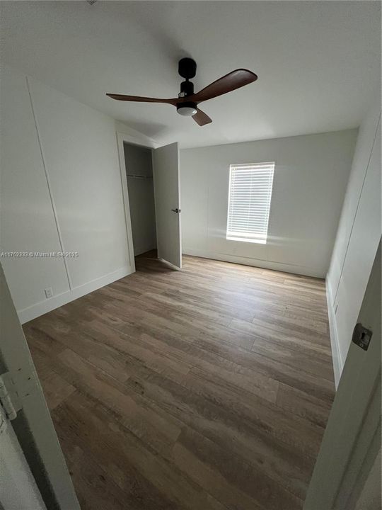 Vendido Recientemente: $315,000 (4 camas, 2 baños, 2356 Pies cuadrados)