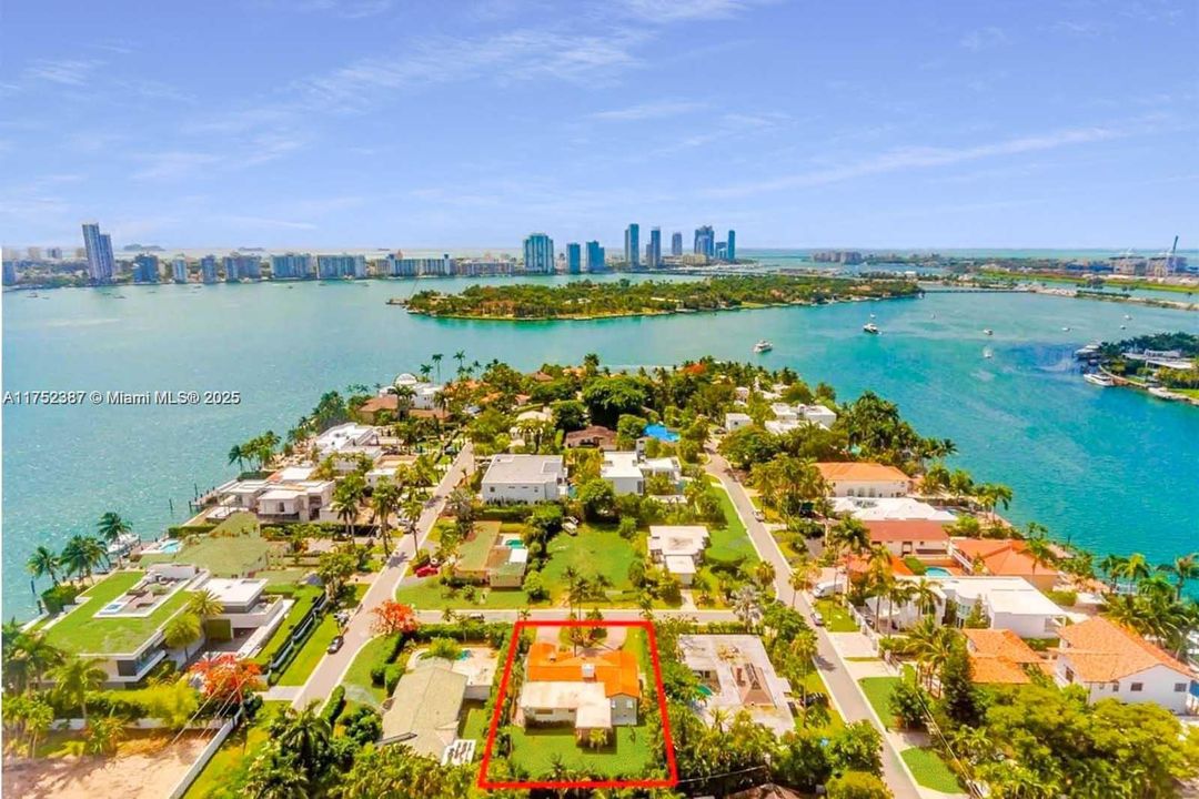 Vendido Recientemente: $4,195,000 (4 camas, 4 baños, 2517 Pies cuadrados)