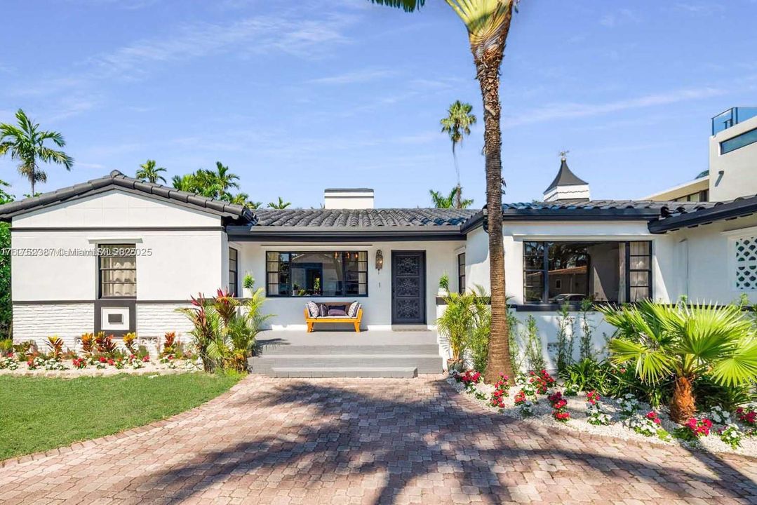 Vendido Recientemente: $4,195,000 (4 camas, 4 baños, 2517 Pies cuadrados)