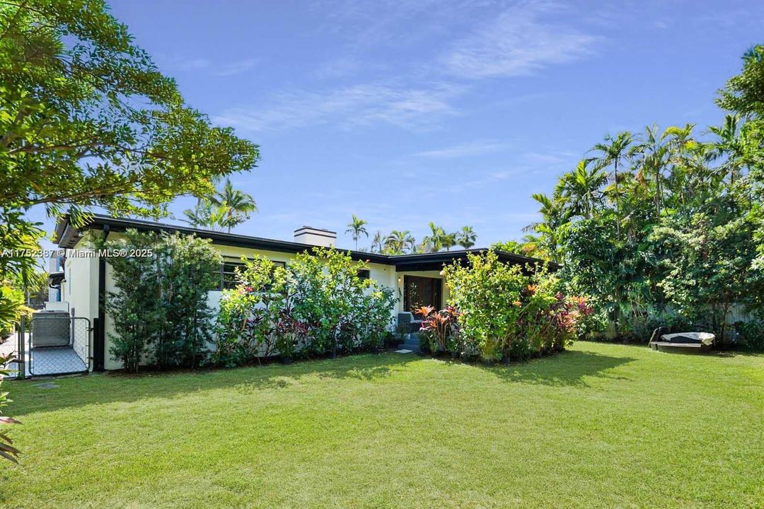 Vendido Recientemente: $4,195,000 (4 camas, 4 baños, 2517 Pies cuadrados)