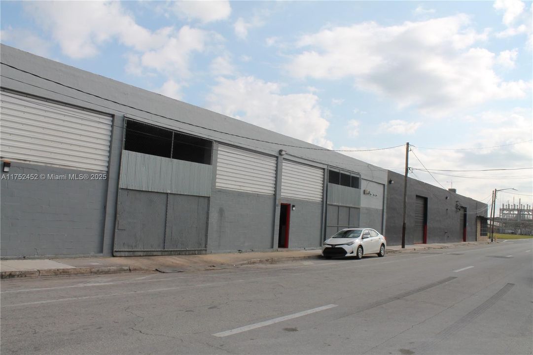 Active With Contract: $3,150,000 (0 beds, 0 baths, 0 Square Feet)