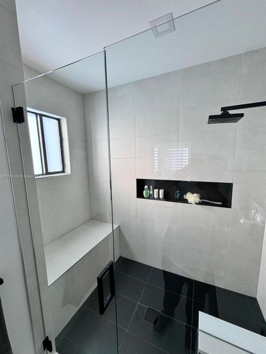 最近租的: $4,600 (4 贝兹, 3 浴室, 2534 平方英尺)