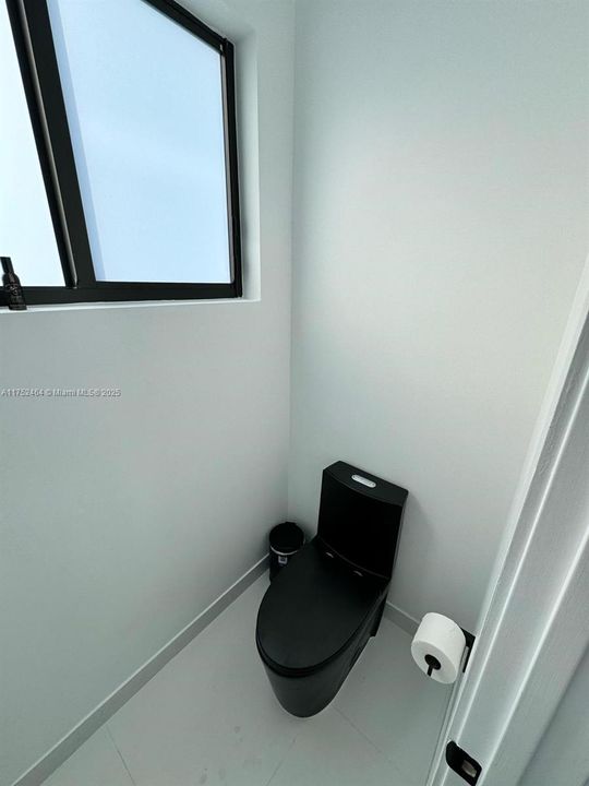 最近租的: $4,600 (4 贝兹, 3 浴室, 2534 平方英尺)