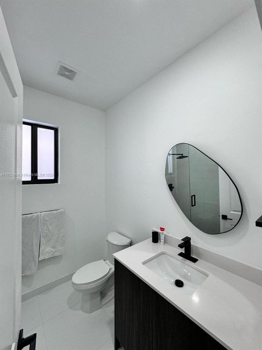 最近租的: $4,600 (4 贝兹, 3 浴室, 2534 平方英尺)