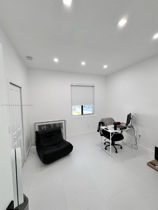 最近租的: $4,600 (4 贝兹, 3 浴室, 2534 平方英尺)