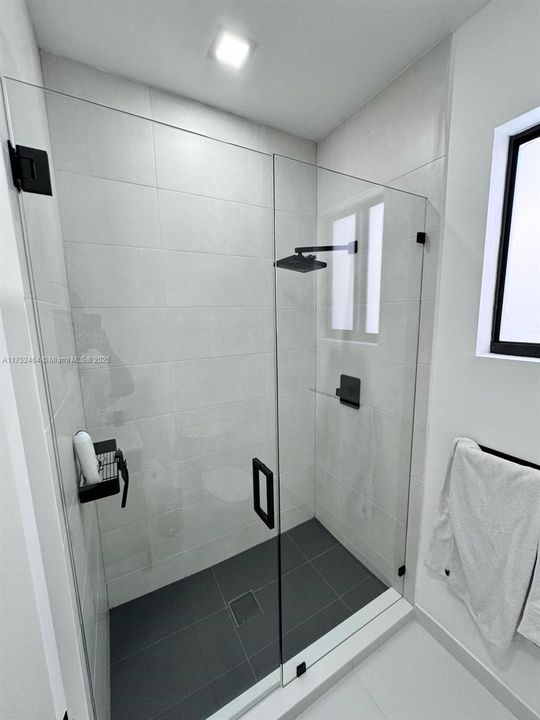 最近租的: $4,600 (4 贝兹, 3 浴室, 2534 平方英尺)