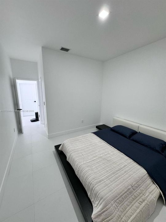 最近租的: $4,600 (4 贝兹, 3 浴室, 2534 平方英尺)