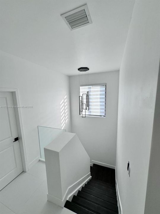 最近租的: $4,600 (4 贝兹, 3 浴室, 2534 平方英尺)