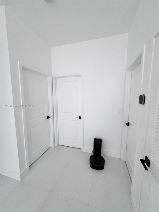 最近租的: $4,600 (4 贝兹, 3 浴室, 2534 平方英尺)