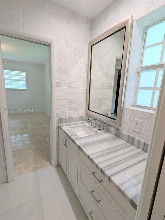 Recently Rented: $12,500 (5 beds, 3 baths, 3517 Square Feet)