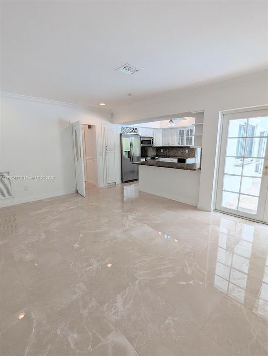 Recently Rented: $12,500 (5 beds, 3 baths, 3517 Square Feet)