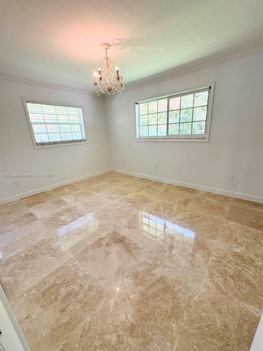 Recently Rented: $12,500 (5 beds, 3 baths, 3517 Square Feet)