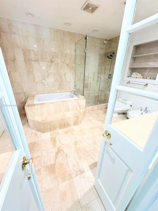 Recently Rented: $12,500 (5 beds, 3 baths, 3517 Square Feet)