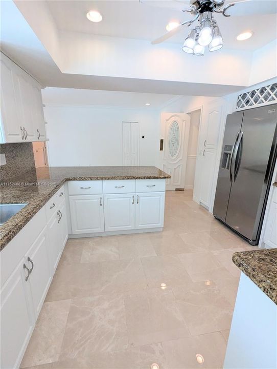 Recently Rented: $12,500 (5 beds, 3 baths, 3517 Square Feet)